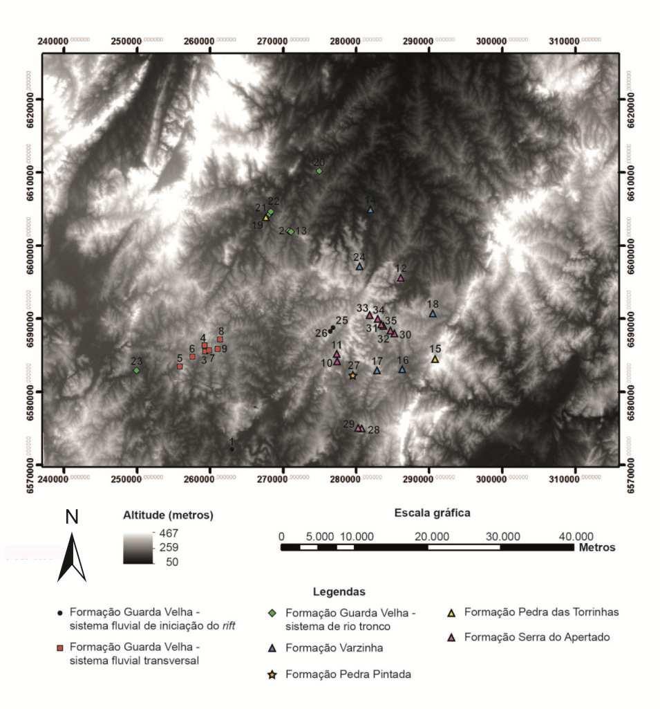 81 Figura 3: Mapa de localização dos pontos de amostragem dos dados para análise de proveniência macroscópica.