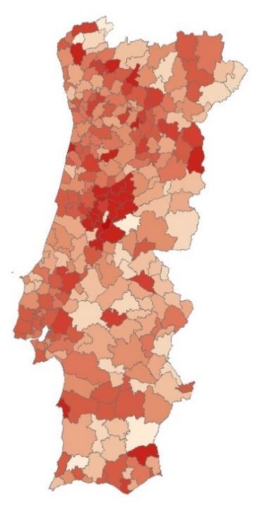 As figuras ilustram uma grande dispersão entre concelhos no que respeita ao crescimento do número de beneficiários de tarifa social de eletricidade.