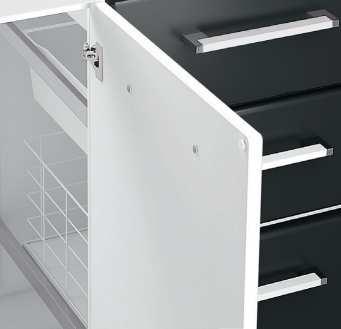 Gabinete com maior profundidade (50cm) proporcionando maior espaço interno e conforto para manuseio.