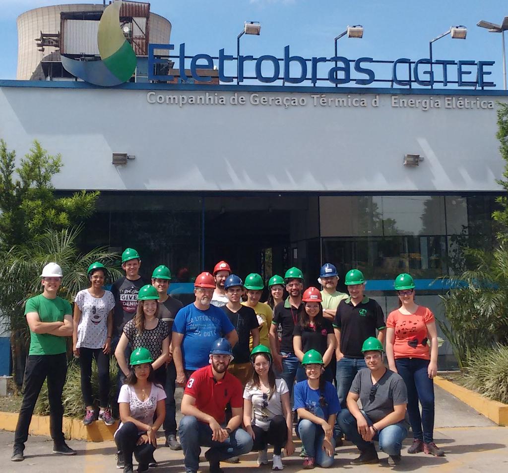 Visita técnica realizada por alunos do Politécnico No dia 7 de novembro, os alunos dos cursos Técnico em Meio Ambiente e Gestão Ambiental realizaram uma viagem de estudo à Companhia Riograndense de