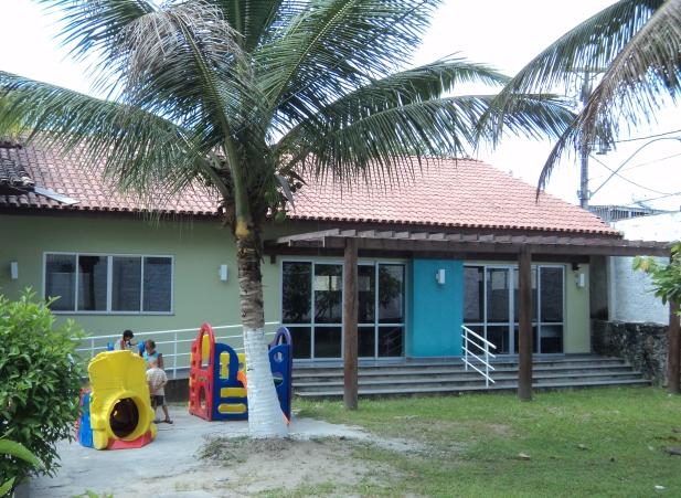 ), banheiro e área recreativa (parquinho); Em 2018, integrouse ao serviço educacional o Programa