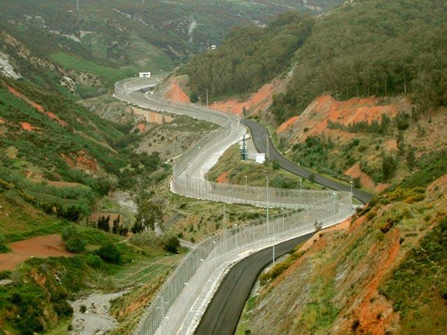 Muro na Grécia para frear o fluxo contínuo