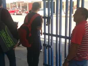 Governo anuncia retorno de vigilantes em 50 escolas de Macapá e Santana Medida ocorre após 14 casos de roubos em ambientes escolares.