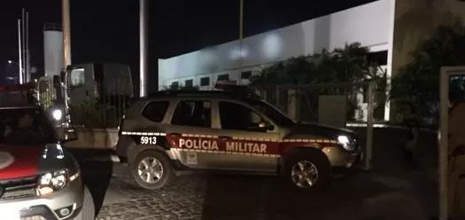 Dupla rouba armas de empresa de segurança privada em João Pessoa Ladrões também levaram munições, coletes balísticos e rádios. Funcionários que foram assaltados distribuíam o material de segurança.