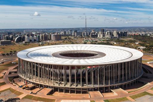 32 Revista ÁGUAS DO BRASIL ESTÁDIO NACIONAL DE BRASÍLIA O Estádio Nacional de Brasília, localizado a cerca de 500 metros do Centro de Convenções Ulysses Guimarães, foi concebido no conceito de arena