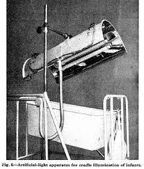 protótipo da primeira unidade de fototerapia no tratamento da hiperbilirrubinemia.