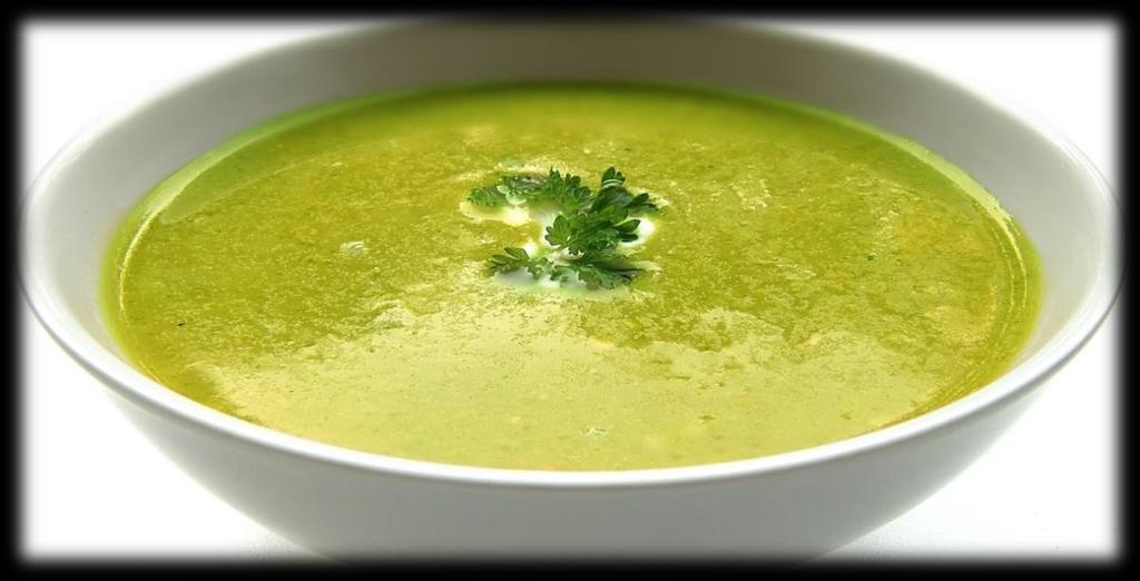 2 Caldo Verde Low Carb Ingredientes: 400 gramas de peito de frango cortado em cubos pequenos. 1 xícara de abóbora moranga ou paulista cortada em cubos. 1 abobrinha picada em cubos pequenos.