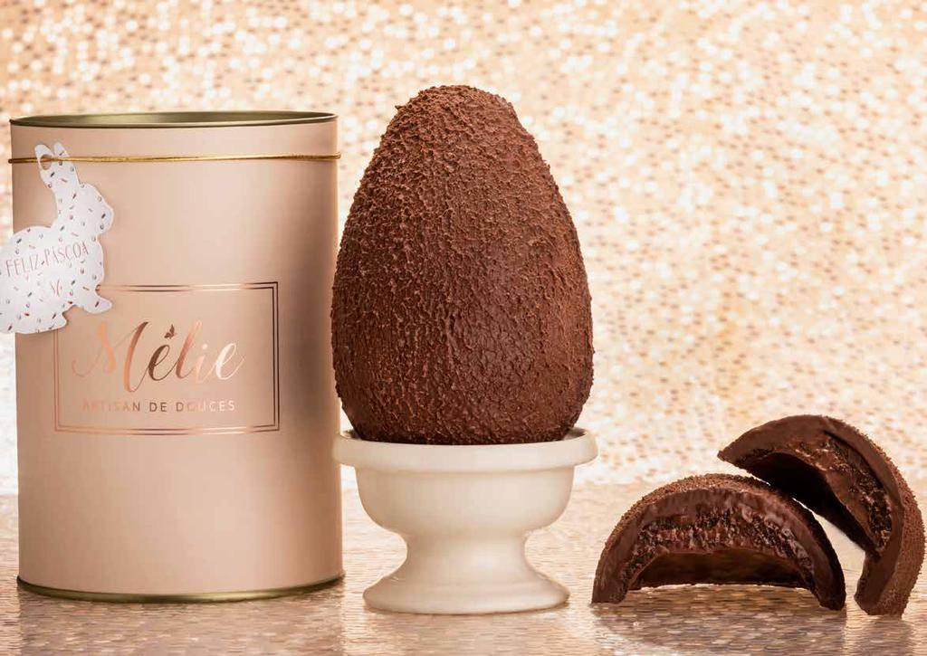 Ovo trufado de pão de mel Casca feita com blend de chocolate ao