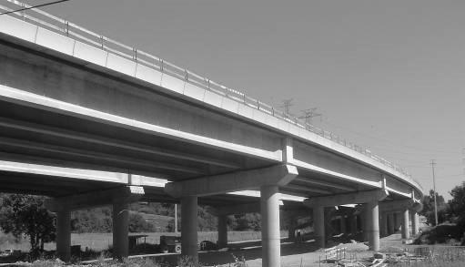 em 2006, por via de contrato da FEUP com a Câmara Municipal de Vila Nova de Gaia). Projecto de execução do Viaduto 1.1 na Ligação à Trafaria com o comprimento de 144 m e 14.