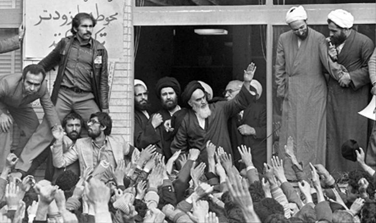 Khomeini e a revolução islâmica: na génese da