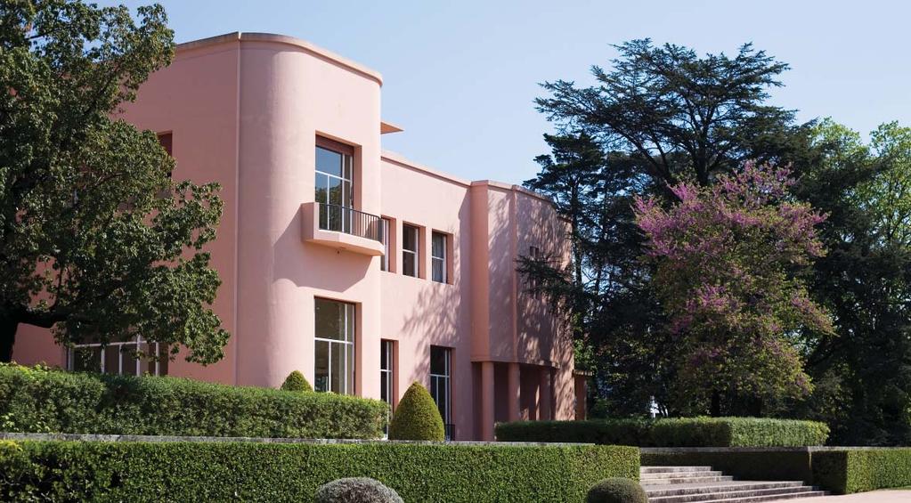 CASA DE SERRALVES Originariamente concebida como uma luxuosa residência particular e concluída em 1940, a Casa tem várias salas com