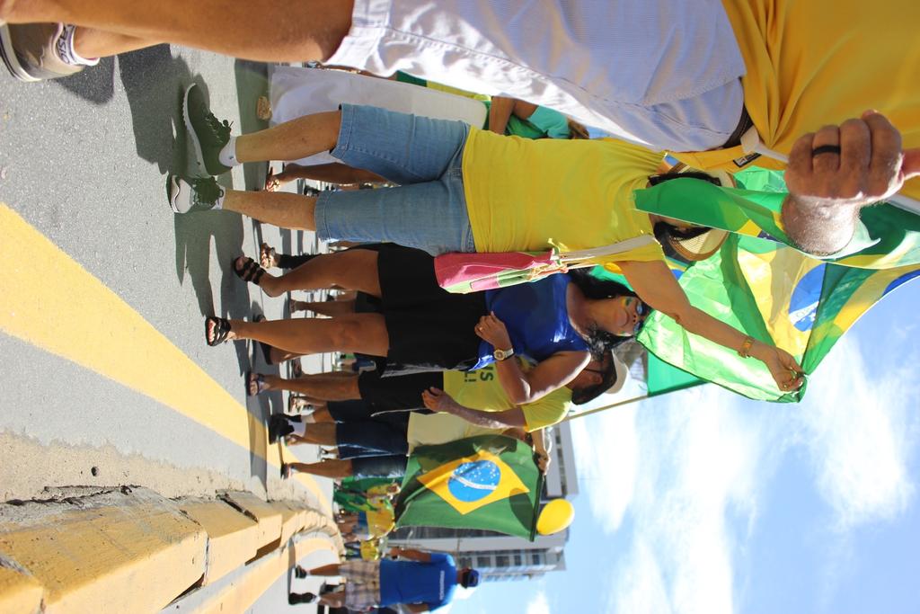 PERFIL E MOTIVAÇÕES DOS MANIFESTANTES PRÓ-BOLSONARO, MACEIÓ-AL (26/05/19) EQUIPE REALIZADORA DA PESQUISA Coordenador: Cristiano Bodart, professor do Programa de Mestrado em Sociologia da UFAL.