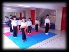 Kung fu e Kung fu Kids O Kung fu desperta a consciência sobre o próprio corpo, mas pode-se dizer que toda arte marcial está fundamentada em princípios filosóficos e espirituais muito