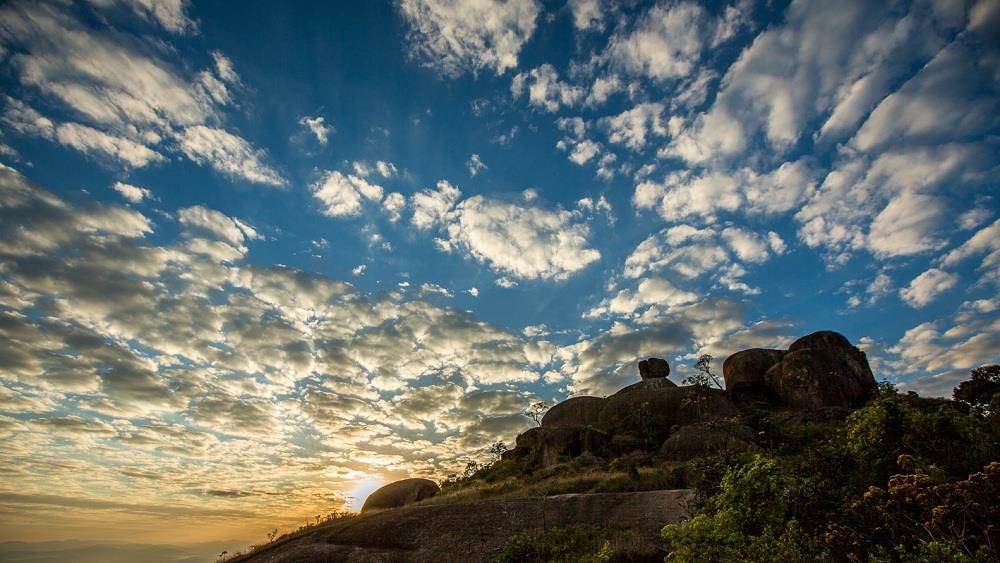 Turismo: Atibaia é a Estância Turística e Climática mais próxima da Capital, viajando-se pelas rodovias Presidente Dutra, Dom Pedro e Fernão