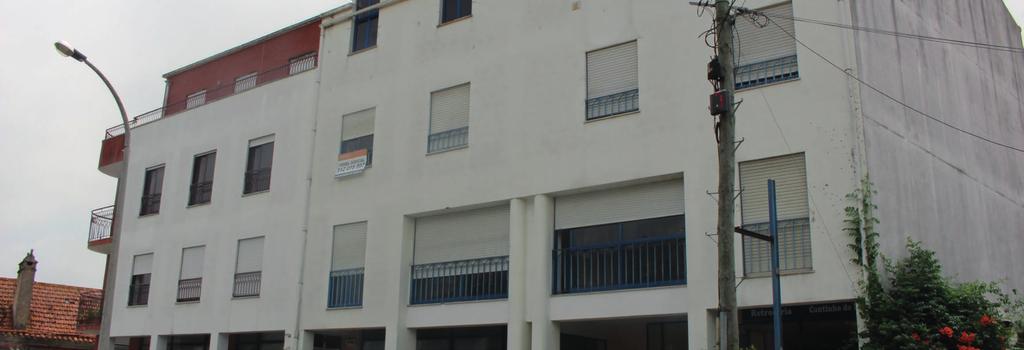 DUPLEX T3 SISMARIA LEIRIA 42.000,00 142,90 m² DESCRIÇÃO DA C.R.P. Habitação no segundo andar direito, em duplex, e uma garagem