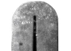 2: Amostra de cordão embutida e detalhe da região soldada Para a análise micrográfica, foi utilizado o aparelho Leitz - Metallovest.