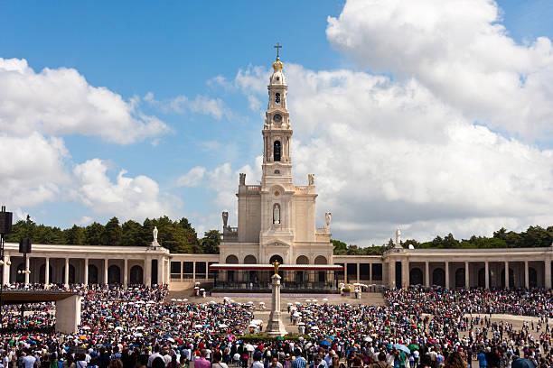 5º Dia - 20 ago (Ter) FATIMA COIMBRA PORTO (85+124 km) Deixamos o hotel após o café da manhã buffet, para a viagem a COIMBRA, cidade sede de uma das universidades mais antigas de Europa.