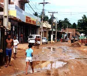 Coleta e Transporte de Esgotos Necessária para evacuar a água usada e os dejetos. Coletores até as estações de tratamento. Funcionam por gravidade.