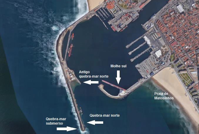 Figura 4.3 - Estruturas de defesa do porto de Leixões (adaptado de Google Earth).