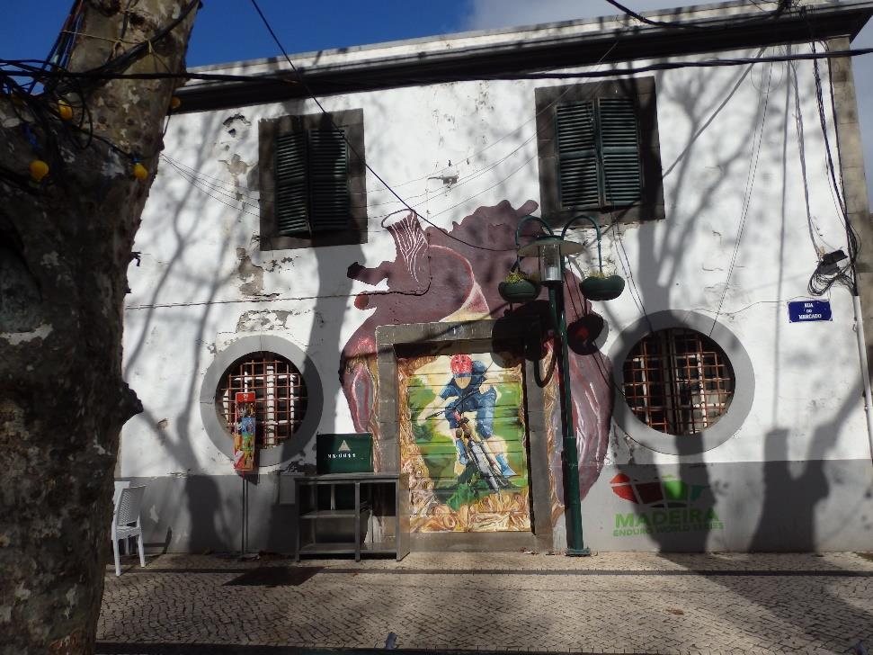 Rua do Mercado EM01 Antigo Atelier de Artes Plásticas Machico 1971 271 m2 2 Alvenaria de Pedra Branco e Cinzento - Reabilitação de fachadas - Substituição integral da cobertura - Reforço estrutural