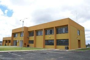 310. CONEX Apresentação Oral Resumo Expandido contratação de professores para o ensino superior. Em Ponta Grossa, foi construído e equipado um prédio de 1.308,08 m² (Fig.