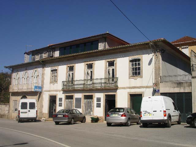 Casa Abreu C.U.1 Arco de Baúlhe Séc. XIX (inícios): provável construção do edifício. Serra Hayford Gauss Datum 73 X: 14320 Hayford Gauss Datum 73 y: 202145 Desvio a partir da E.N.