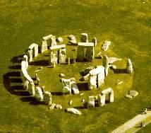 História da Informática Stonehenge Monumento circular formado por enormes pedras polidas, a 13km de Salisbury