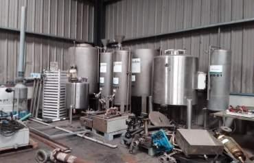 produção de Biodiesel com reator, tanque de decantação, resinas, misturador, lavagem