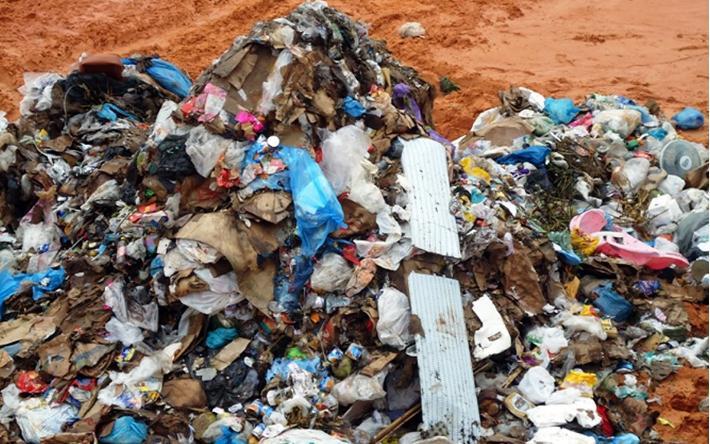 e a sua disposição inadequada após o uso, podendo contaminar