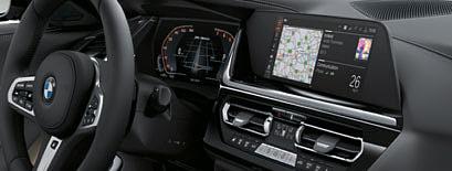 O pack de segurança assistente de condução 5, 6 inclui sistemas baseados em câmara como o aviso de colisão e reconhecimento de peões com ativação automática dos travões, o aviso de limite de