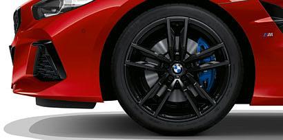 JANTES E PNEUS. ACESSÓRIOS ORIGINAIS BMW. Equipamento 24 25 Descubra mais com a nova aplicação de catálogos BMW.