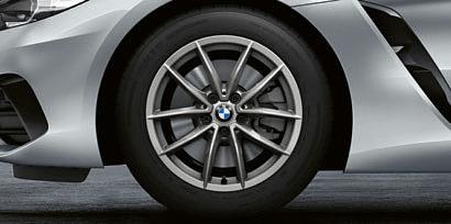Jantes de liga leve BMW 800 M de raios duplos de 19 em cinza Cerium mate de duas tonalidades, polidas, com pneus mistos, jantes 9 J x 19