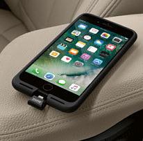 A capa de carregamento wireless permite o carregamento por indução do iphone 7 Plus da Apple.