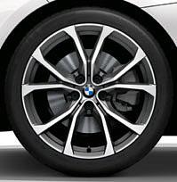 1 Jantes de liga leve BMW 770 de raios em V de 18" em cinza Orbit de duas tonalidades, polidas, com pneus mistos, jantes 8 J x 18 com pneus