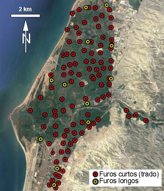 depósitos arenosos e argilosos geneticamente ligados o rio Catumbela; outro de cotas mais altas, entre o Egito- Praia e Dombe-Grande, que, mercê do sistema de falhas orientado paralelamente à costa,