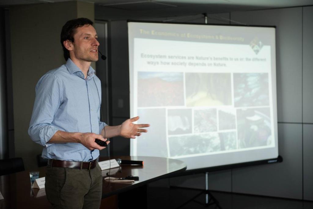 Em seguida, houve a abertura do Painel Biodiversidade e Serviços Ecossistêmicos com o consultor da Helmholtz