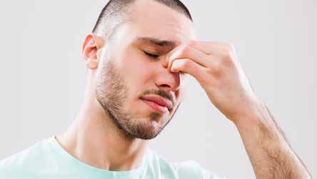Por ser uma doença crônica, ela não tem cura. Mas o uso de anti-histamínicos orais e corticoides nasais podem ajudar a tratar e controlar os sintomas.