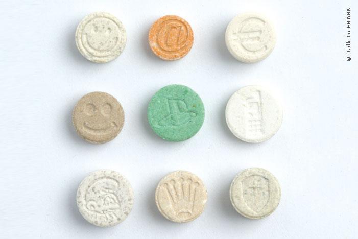 Ecstasy Estudos recentes têm ligado o uso do ecstasy a lesões a longo prazo de partes específicas do cérebro, relacionadas com a memória e prazer.