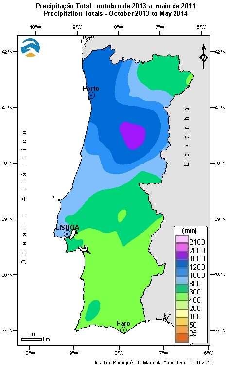 Precipitação acumulada desde 1 de outubro de 2013 Os valores da quantidade de precipitação acumulada no período entre 1 de outubro 2013 e 31 de maio de 2014 variaram entre 399 mm em Sines e 1827 mm