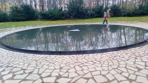 Brandemburgo-Pariser Platz, Memorial to