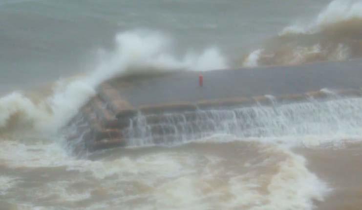 Estruturas resistentes Quebra-Ondas e Ancoragem de