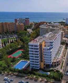 Tão perto da praia quanto do casino, este hotel em Vilamoura é ideal para aproveitar bons banhos de sol e mar durante o dia e fugir à rotina,