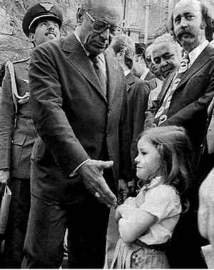 João Baptista de Oliveira Figueiredo (1979-1985) Concedeu anistia ampla, e voltaram ao Brasil os exilados do regime militar.